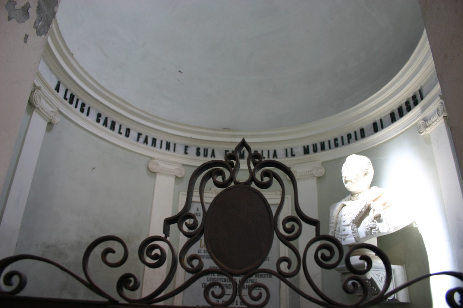 Luigi Carlo Farini's tomb, Cemetery's famedio, Russi, Italy - 03.JPG